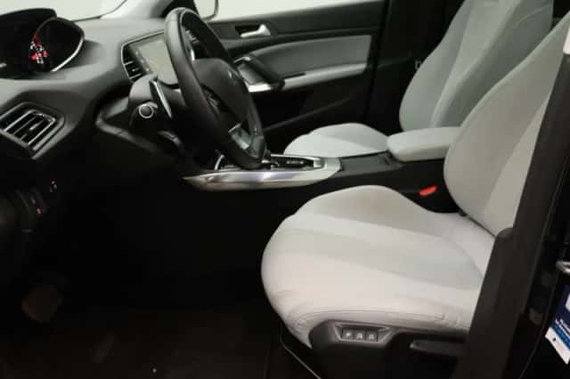 Peugeot 308 (2020) thumbnail 11