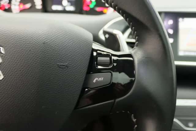 Peugeot 308 (2020) thumbnail 17