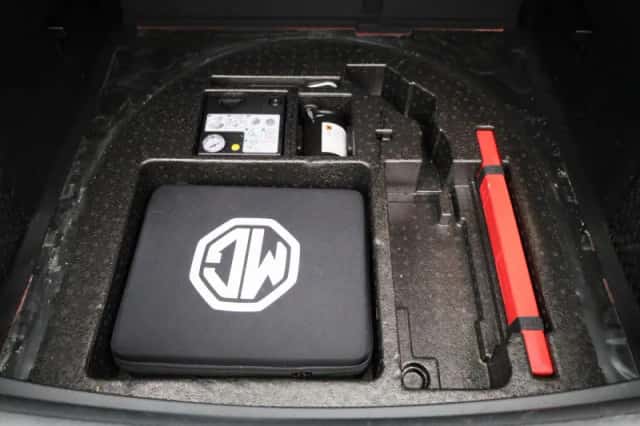 MG ZS EV (2023) thumbnail 13