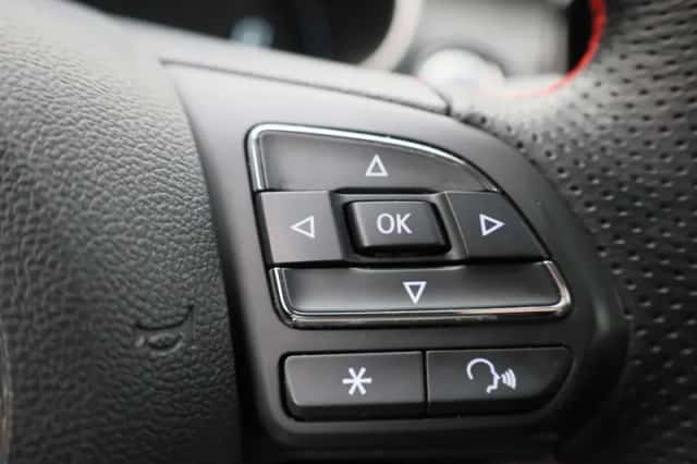 MG ZS EV (2023) thumbnail 25