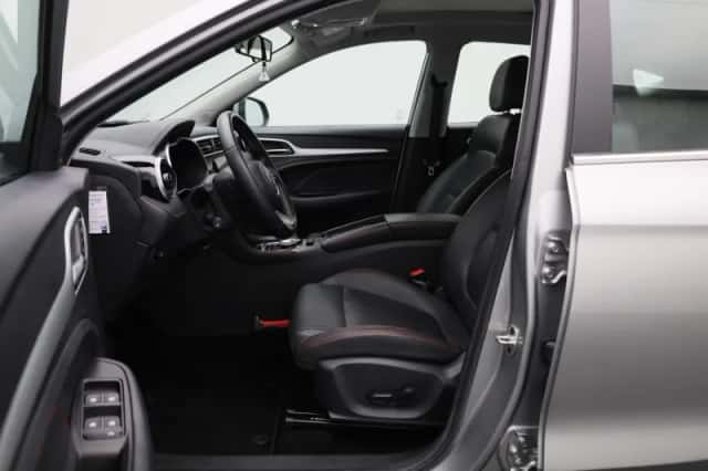 MG ZS EV (2023) thumbnail 2