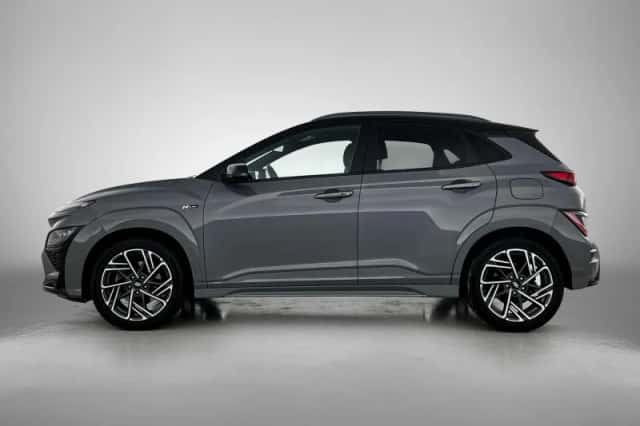 Hyundai Kona (2022) thumbnail 2