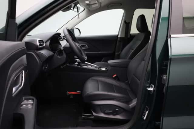 MG ZS (2025) thumbnail 2