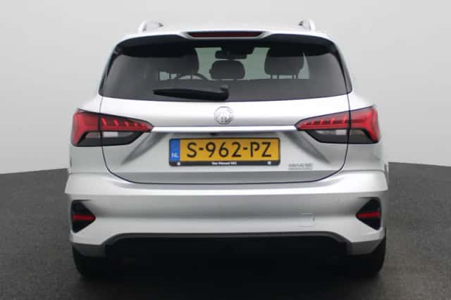 MG MG5 (2023) thumbnail 6