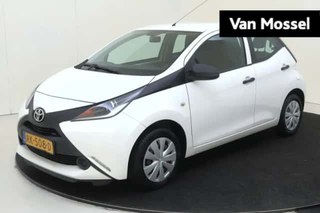 Toyota Aygo (2017) thumbnail 1