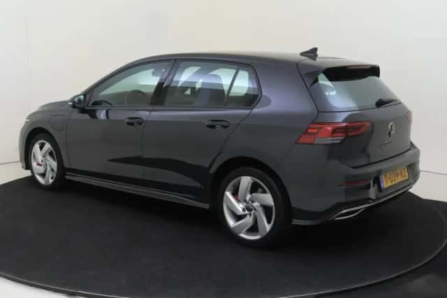 Volkswagen Golf (2021) thumbnail 4