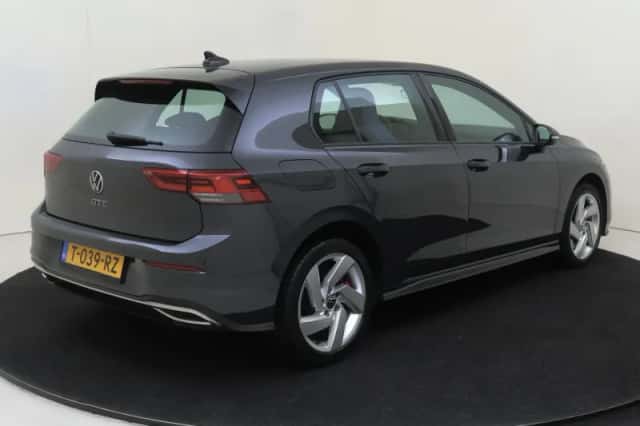 Volkswagen Golf (2021) thumbnail 5