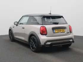MINI Cooper (2022) thumbnail 2