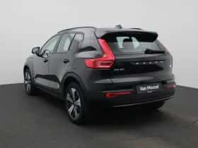 Volvo XC40 (2023) thumbnail 2
