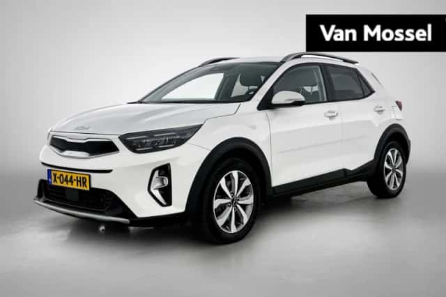 Kia Stonic (2023) thumbnail 1