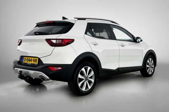 Kia Stonic (2023) thumbnail 4