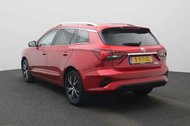 MG MG5 (2023) thumbnail 3