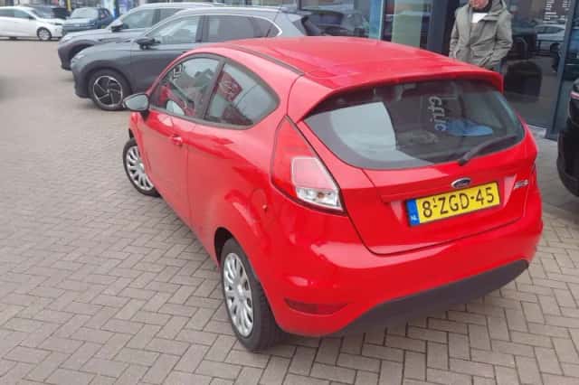 Ford Fiesta (2015) thumbnail 11