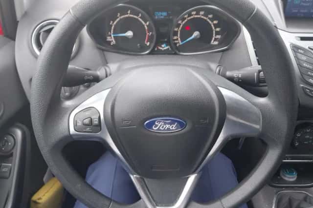 Ford Fiesta (2015) thumbnail 18