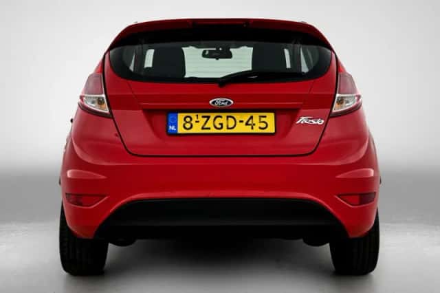 Ford Fiesta (2015) thumbnail 4