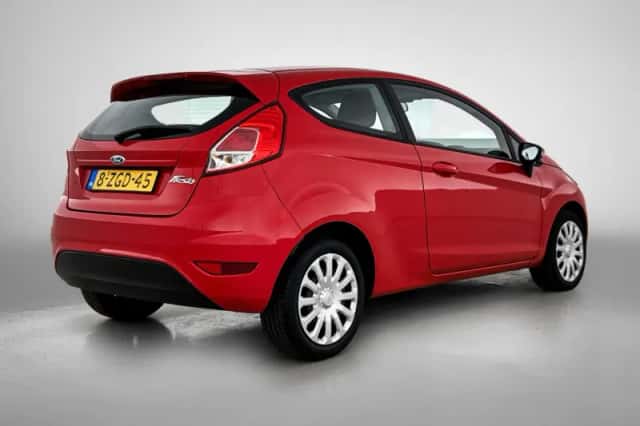 Ford Fiesta (2015) thumbnail 5