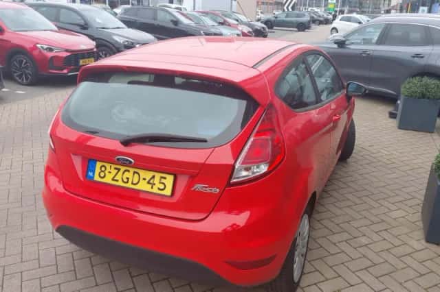 Ford Fiesta (2015) thumbnail 9