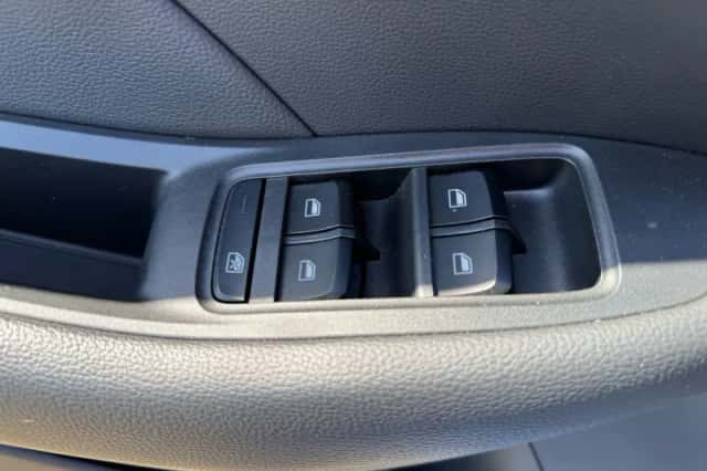 MG ZS EV (2020) thumbnail 17