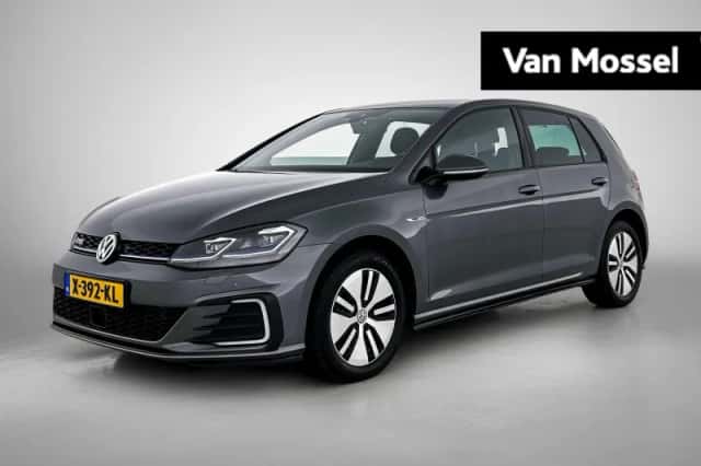 Volkswagen Golf (2020) thumbnail 1