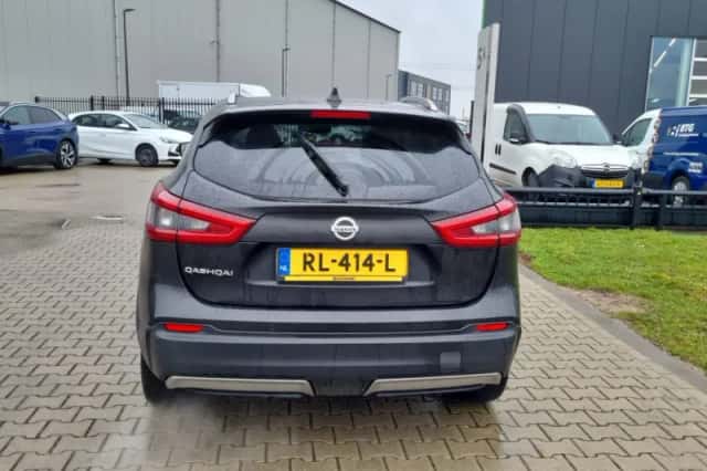 Nissan Qashqai (2017) thumbnail 3