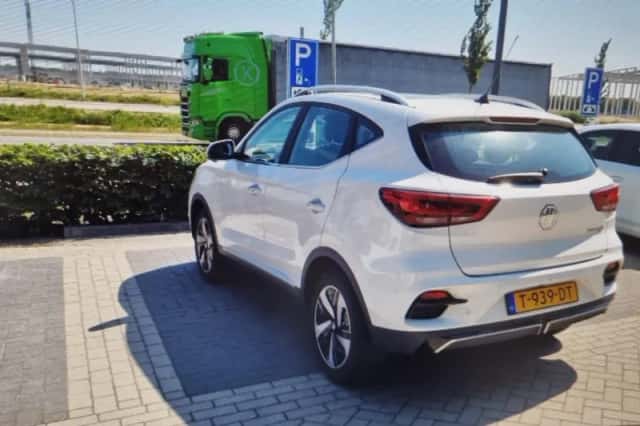 MG ZS EV (2023) thumbnail 3