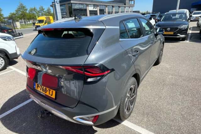 Kia Sportage (2022) thumbnail 3