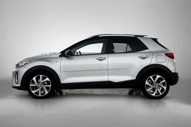 Kia Stonic (2022) thumbnail 3