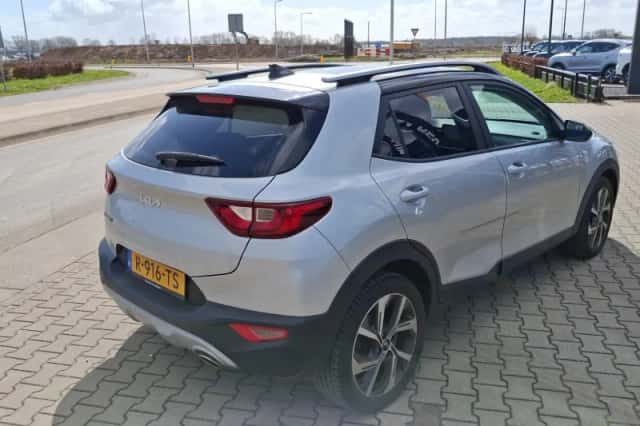 Kia Stonic (2022) thumbnail 4
