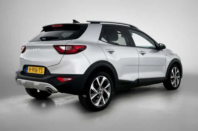 Kia Stonic (2022) thumbnail 5
