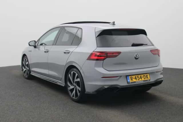 Volkswagen Golf (2021) thumbnail 3