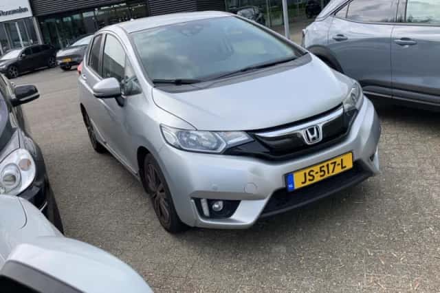Honda Jazz (2016) thumbnail 3