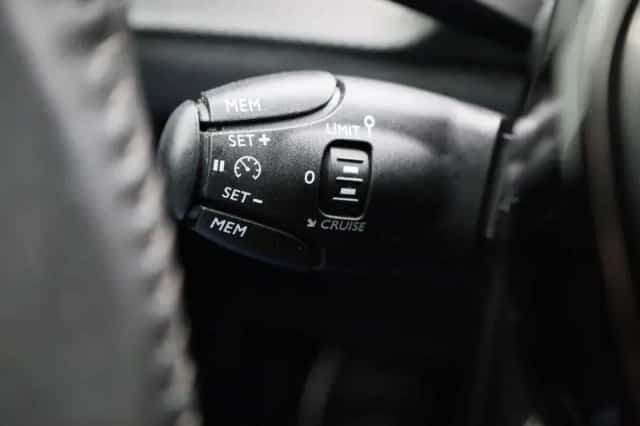 Peugeot 208 (2023) thumbnail 21