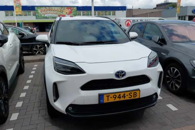 Toyota Yaris Cross (2023) thumbnail 4