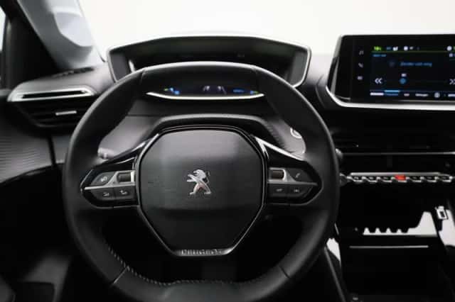 Peugeot e-208 (2022) thumbnail 8