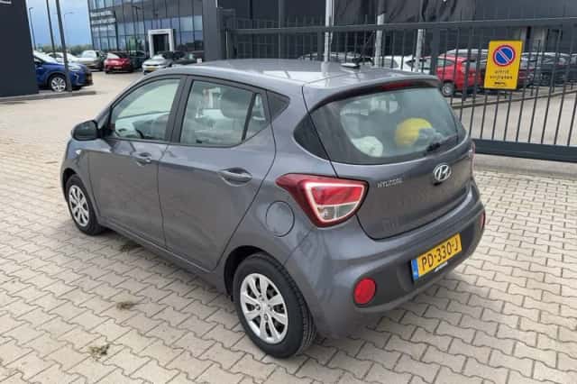 Hyundai i10 (2017) thumbnail 3