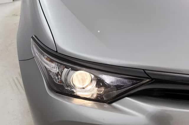 Toyota Auris (2018) thumbnail 16