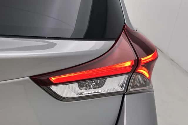 Toyota Auris (2018) thumbnail 17