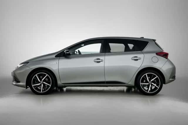 Toyota Auris (2018) thumbnail 3