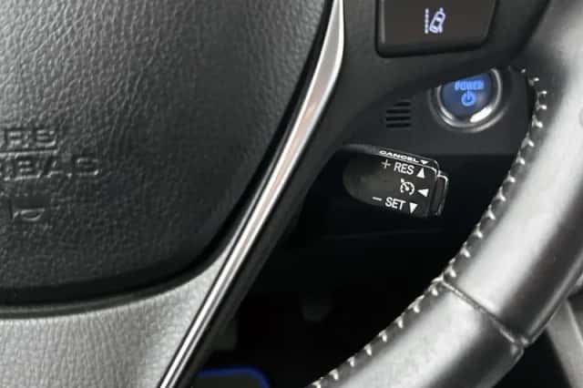 Toyota Auris (2018) thumbnail 7