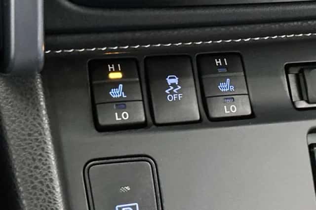Toyota Auris (2018) thumbnail 9