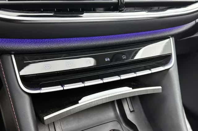 MG MG HS (2023) thumbnail 12