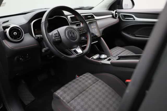 MG ZS EV (2023) thumbnail 16
