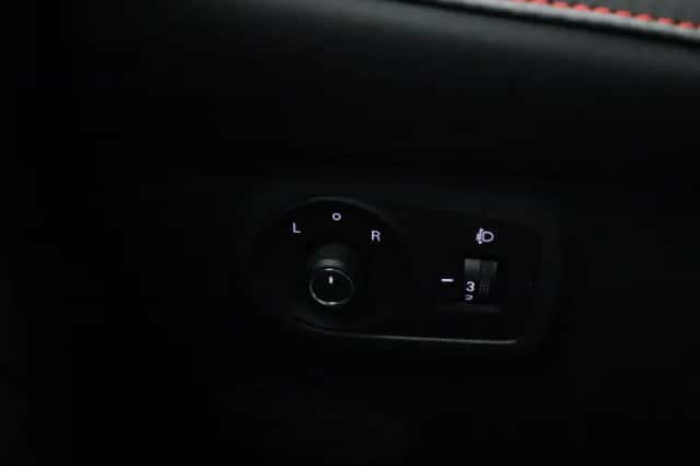 MG ZS EV (2023) thumbnail 23