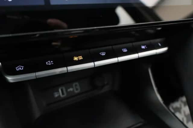 MG ZS EV (2023) thumbnail 27
