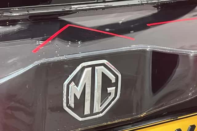 MG MG4 (2023) thumbnail 10