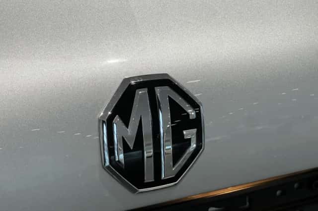 MG MG HS (2023) thumbnail 11