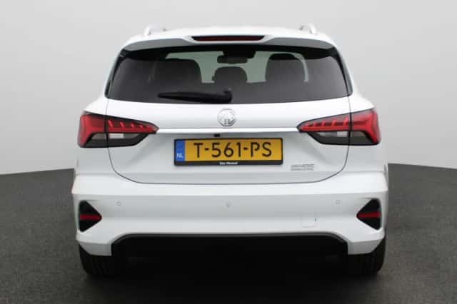 MG MG5 (2023) thumbnail 5