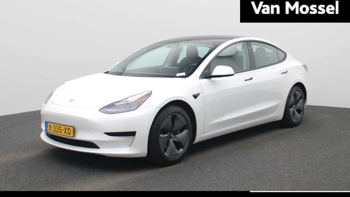 Tesla Model 3 (2021) — foto 1