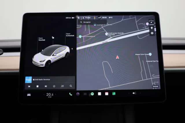 Tesla Model 3 (2021) thumbnail 16
