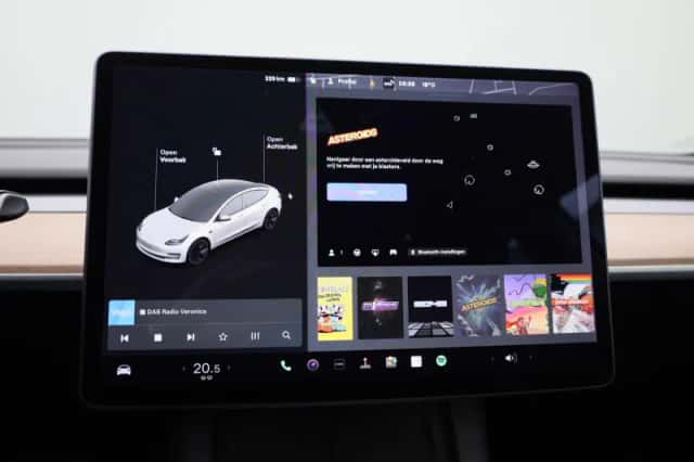 Tesla Model 3 (2021) thumbnail 31